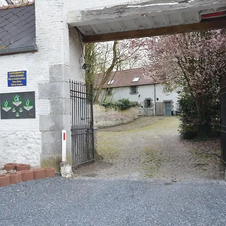 La Gentilhommière Du Château De Bed & Breakfast