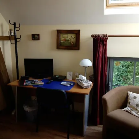 La Gentilhommiere Du Chateau De Bed & Breakfast 3*