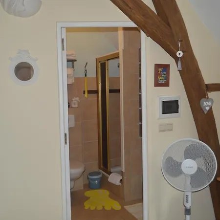 La Gentilhommiere Du Chateau De Bed & Breakfast Ragnies