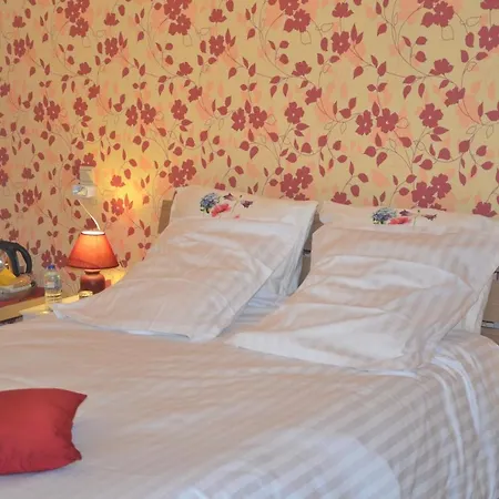 La Gentilhommiere Du Chateau De Bed & Breakfast 3*