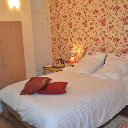 Bed & Breakfast La Gentilhommiere Du Chateau De *