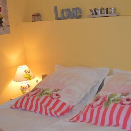 La Gentilhommiere Du Chateau De Bed & Breakfast