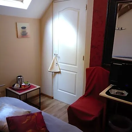 La Gentilhommiere Du Chateau De Bed & Breakfast Ragnies