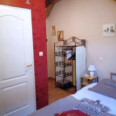 La Gentilhommiere Du Chateau De Bed & Breakfast 3*